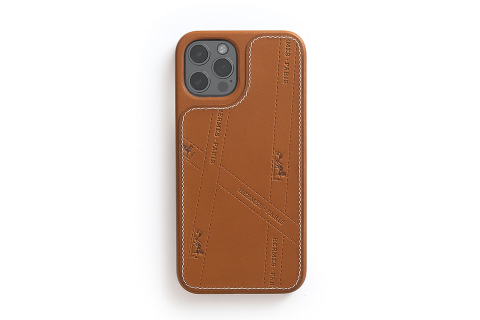 Buy Apple iPhone Leather Wallet with MagSafe 2021 - Orange online Worldwide  