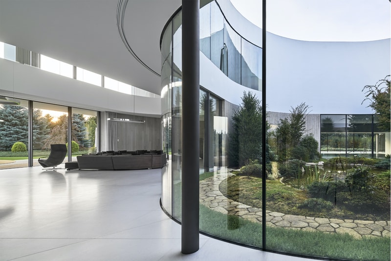 KWK Promes Fits Contemporary Home Around a Lush Garden From the Garden House Architecture modern home nature poland polish design 