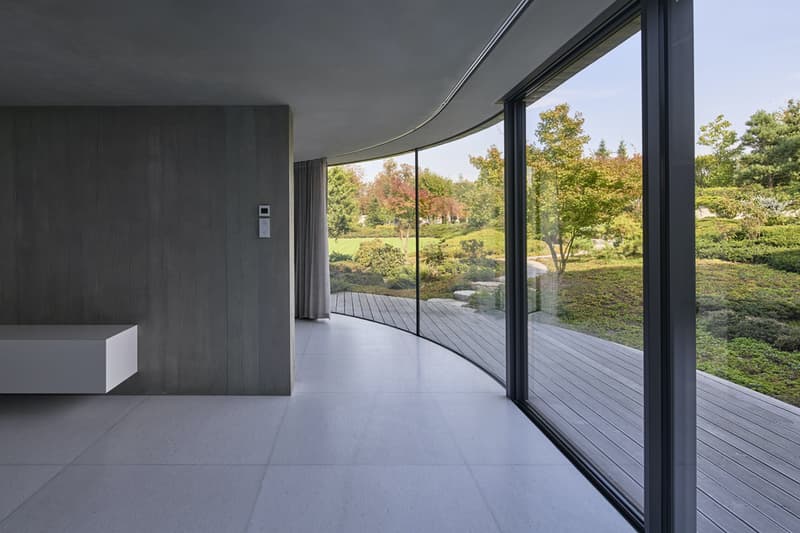 KWK Promes Fits Contemporary Home Around a Lush Garden From the Garden House Architecture modern home nature poland polish design 