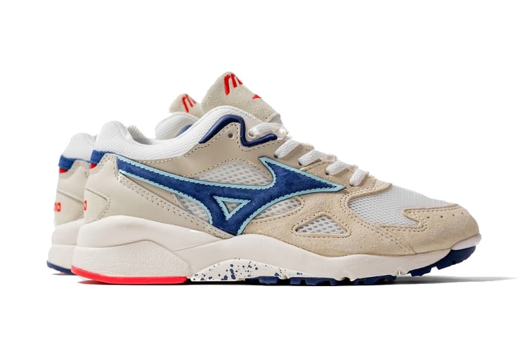 Mizuno Sky Medal Premium "White/Blue Depth/Oatmeal" Offers Bright Retro Running Style