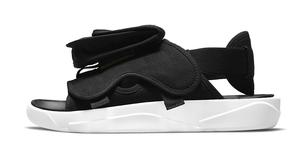nike sandals with pockets