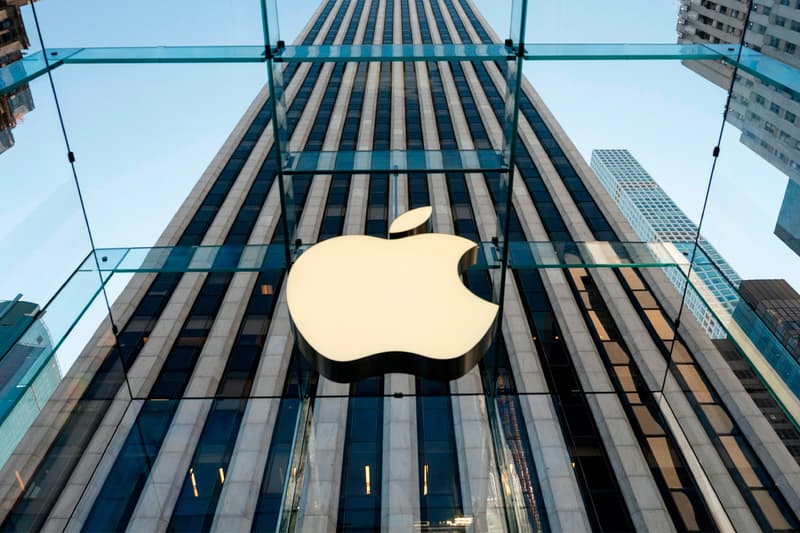 Russia Fines Apple $12 Million USD for Allegedly Abusing Its App Store Dominance Reuters Steve Jobs tim cook iphone ipad imac tech