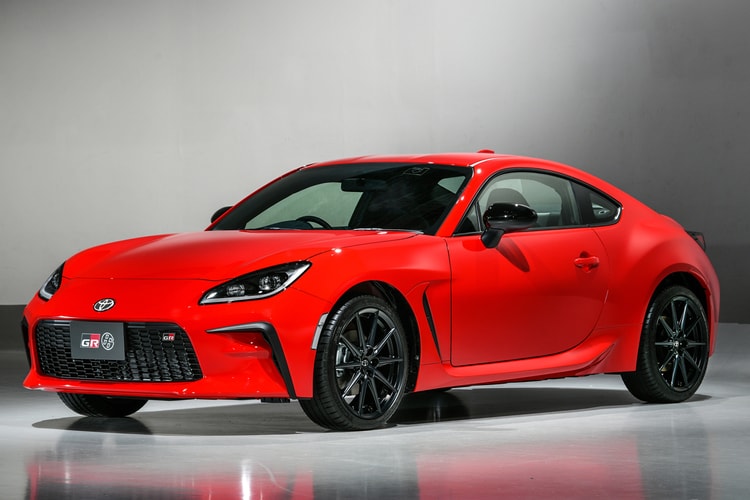 Toyota Unveils 2022 GR 86 With Bigger Engine and Quicker 0-60