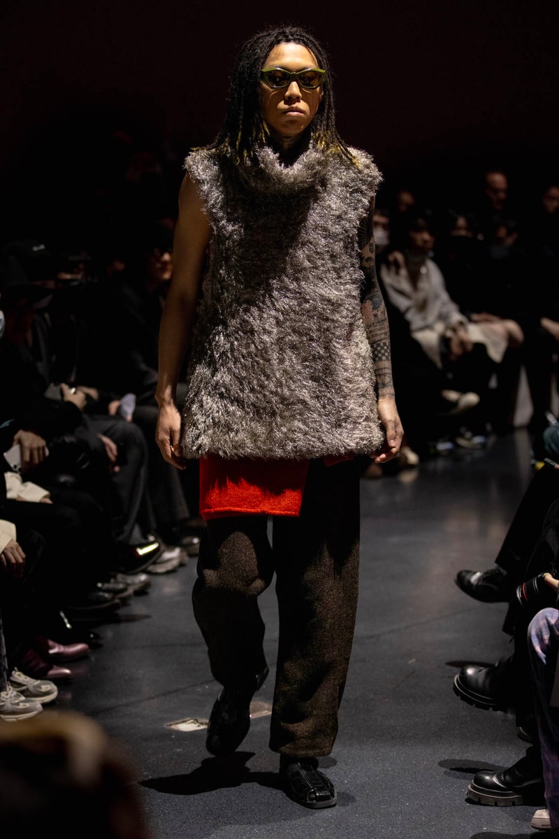 UMAMIISM Oyster FW2021 Collection Runway bigfoot Shanghai Fashion Week Runways Chinese fashion brands layers 