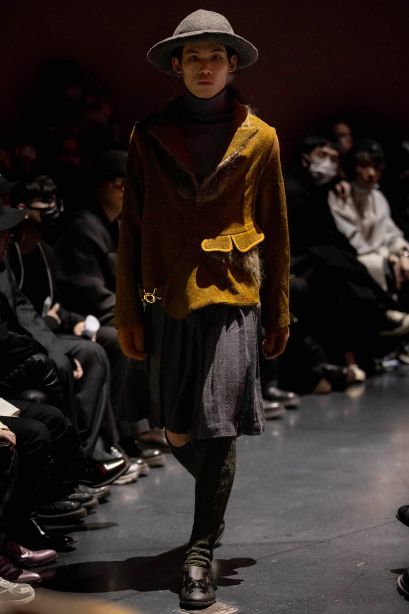 UMAMIISM Oyster FW2021 Collection Runway bigfoot Shanghai Fashion Week Runways Chinese fashion brands layers 