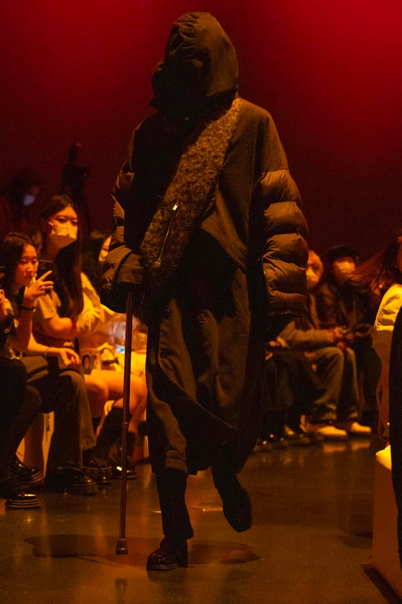 UMAMIISM Oyster FW2021 Collection Runway bigfoot Shanghai Fashion Week Runways Chinese fashion brands layers 