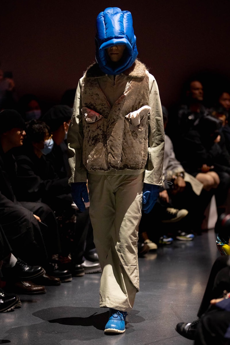 UMAMIISM Oyster FW2021 Collection Runway bigfoot Shanghai Fashion Week Runways Chinese fashion brands layers 