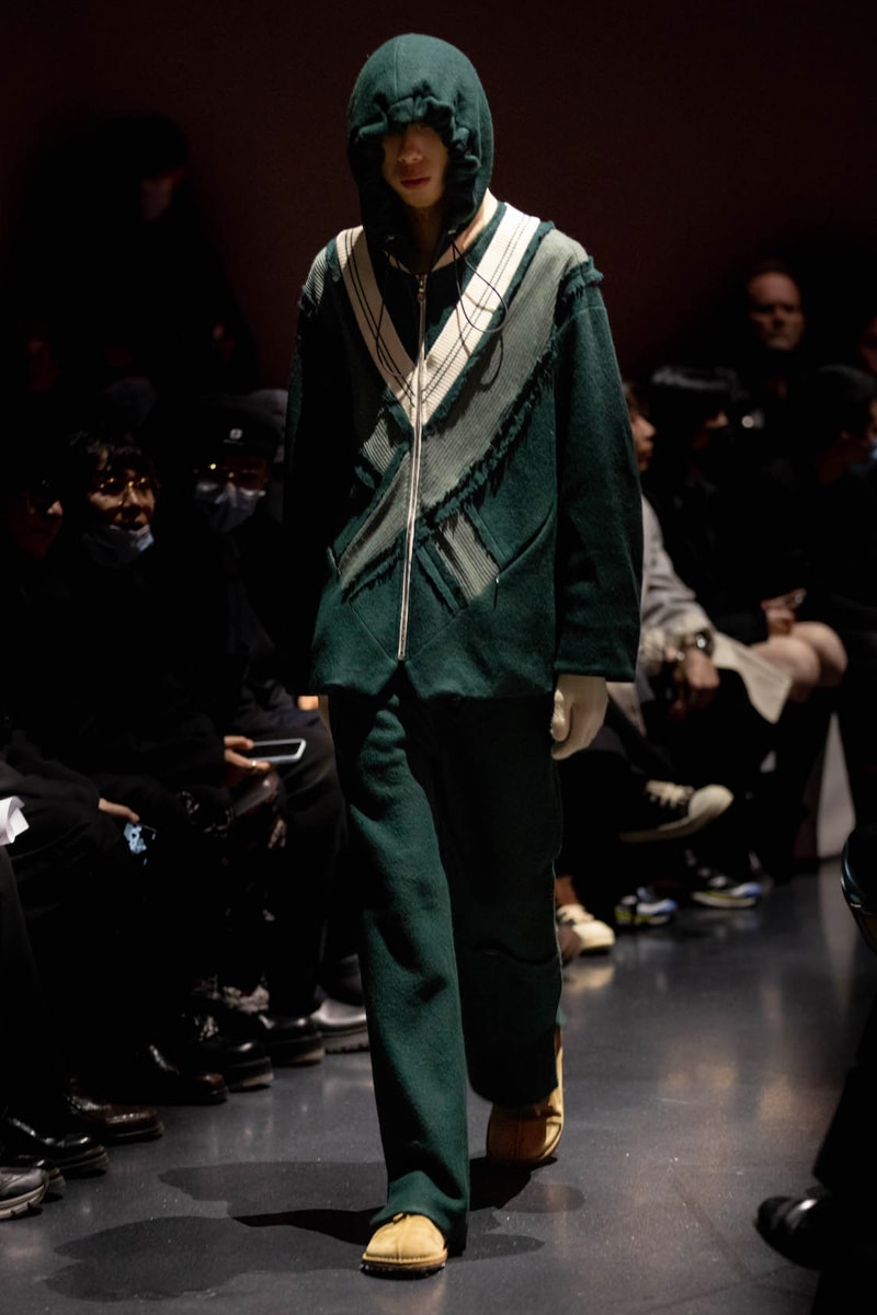 UMAMIISM Oyster FW2021 Collection Runway bigfoot Shanghai Fashion Week Runways Chinese fashion brands layers 