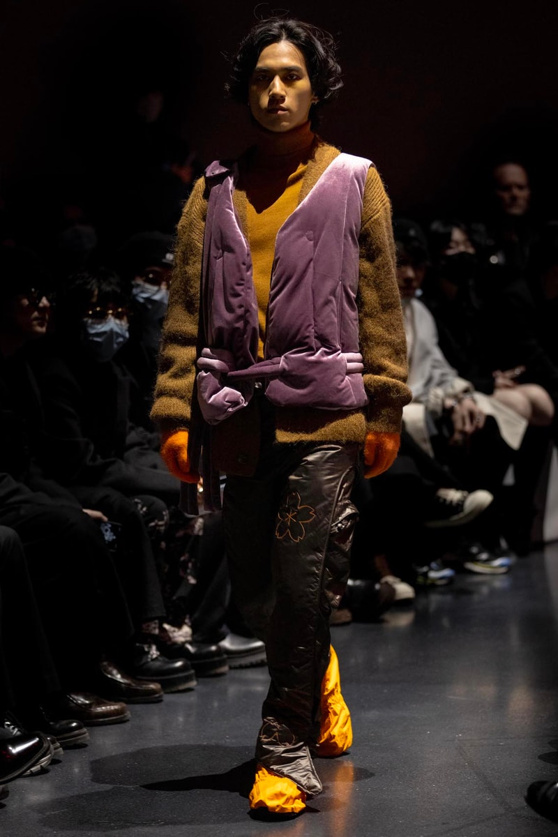 UMAMIISM Oyster FW2021 Collection Runway bigfoot Shanghai Fashion Week Runways Chinese fashion brands layers 