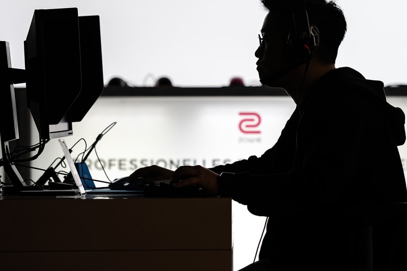 Video Game Cheat Ring Busted Arrested China Scam Scandal Worlds Biggest Organization 'Overwatch' 'Call of Duty Mobile' Tencent