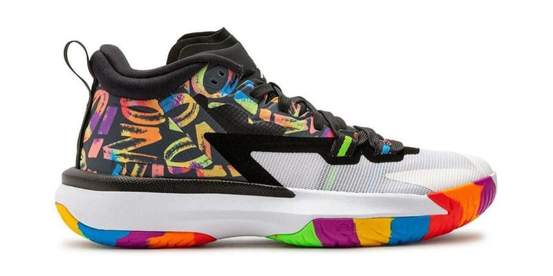 nike low top basketball sneakers