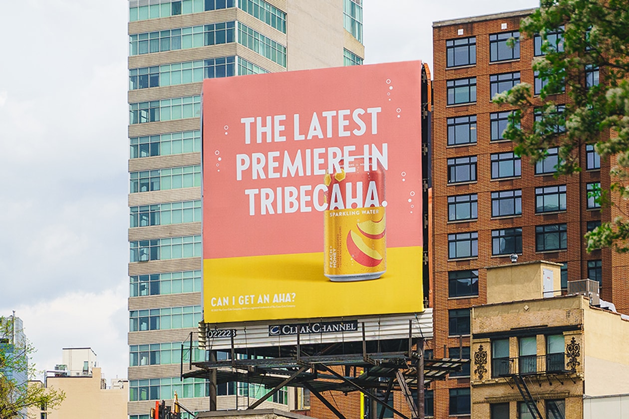 Coca-Cola seltzer creative campaigns ads Lauren Lapkus and Colton Dunn new flavors Raspberry + Acai and Mango + Black Tea existing flavor combinations Lime + Watermelon, Strawberry + Cucumber, Citrus + Green Tea, Orange + Grapefruit, Blueberry + Pomegranate and Peach + Honey consistent growth covid-19 launch Ulises Ramírez, Group Director videos eye-catching detail billboards tv social 12- and 16-ounce cans