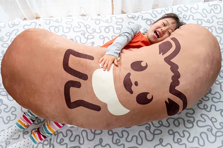 Tokyo Banana and Pokémon Are Back for an Eevee "Mega Huggy Pillow"