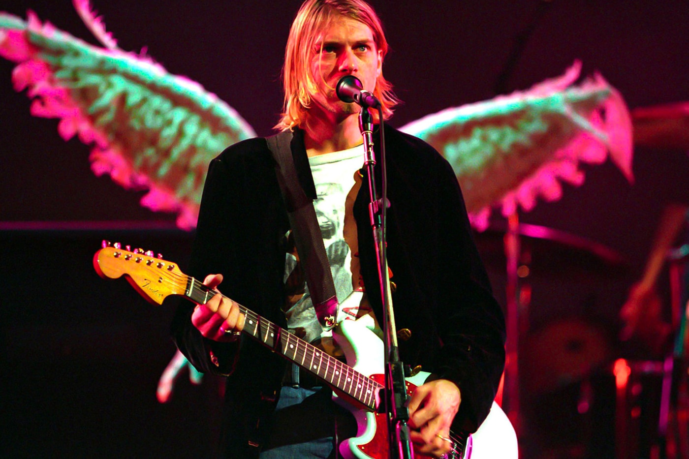 FBI Publicly Releases Kurt Cobain File previously classified nirvana suicide detective 