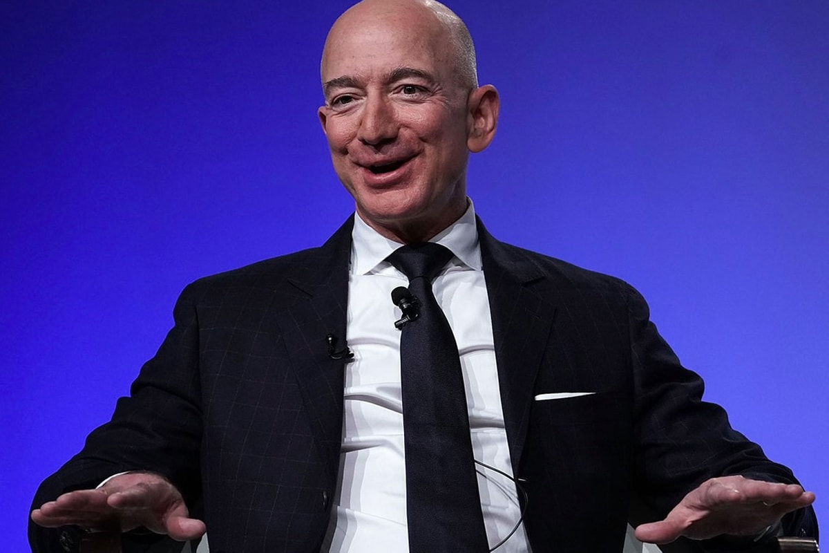 Jeff Bezos Reveals Official Last Day as Amazon CEO Announcement July 15 2021 andy jassy e-commerce mogul billionaire