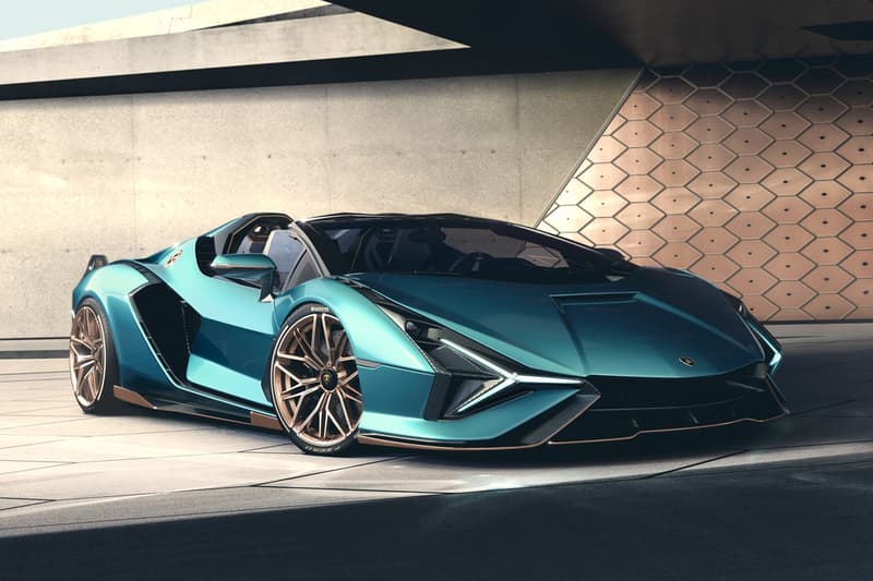 lamborghini italy supercar hypercar automaker electric vehicle cars electrification hybrid powertrain 2030 development technology 