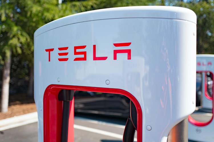 Norway Fines Tesla $16,000 USD per Customer for Throttling Battery Charging Speeds