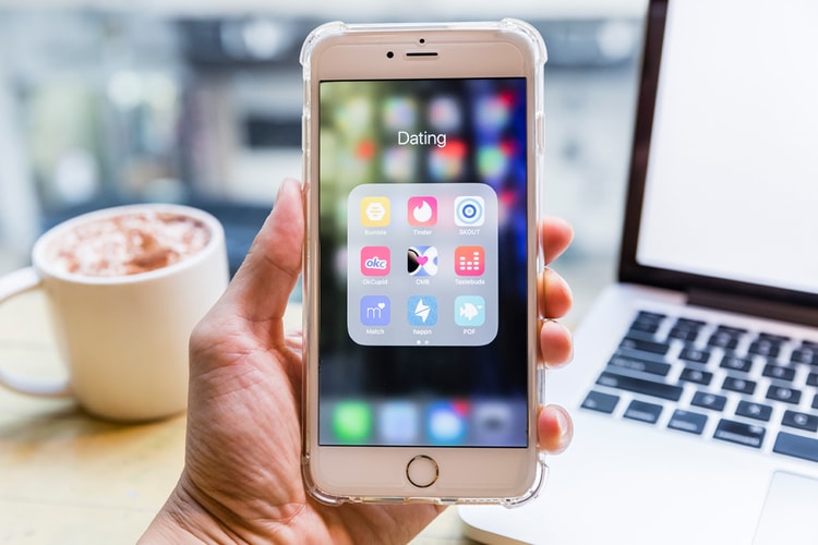 Meet Schmooze, the New Meme-Based Dating App