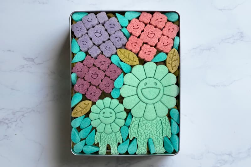 Takashi Murakami Hydrangea-Shaped Flower Cookies Limited Edition Tonari no Zingaro Kaikai Kiki 