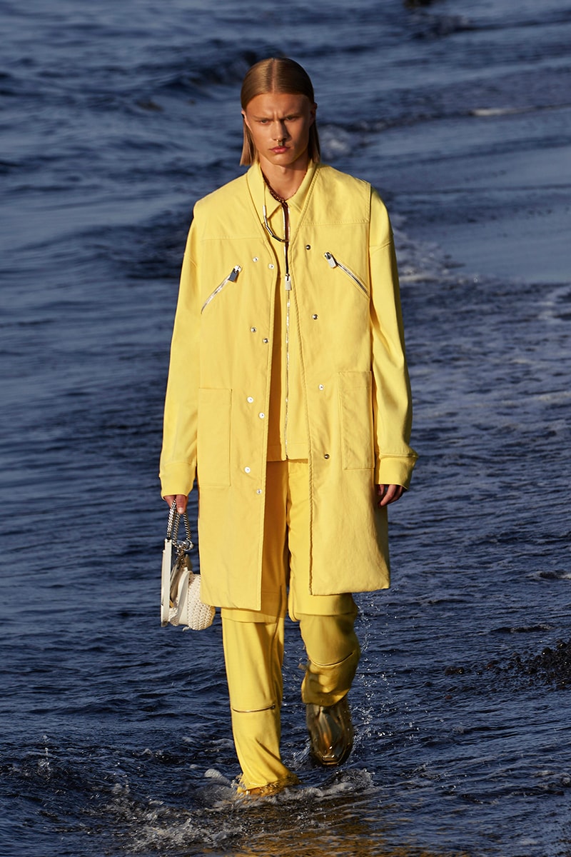 1017 ALYX 9SM Spring Summer 2022 BEYOND Collection Runway Photo Matthew M. Williams