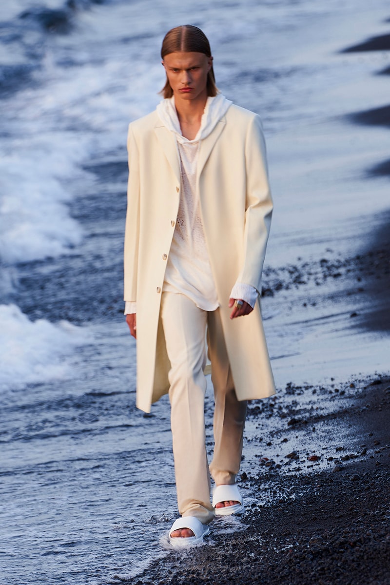 1017 ALYX 9SM Spring Summer 2022 BEYOND Collection Runway Photo Matthew M. Williams