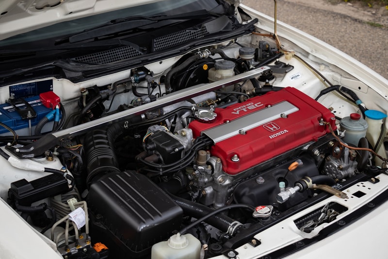 Honda Integra Type R For Sale Asphalt Classic South of France Rare JDM "Championship White" VTEC 1998 