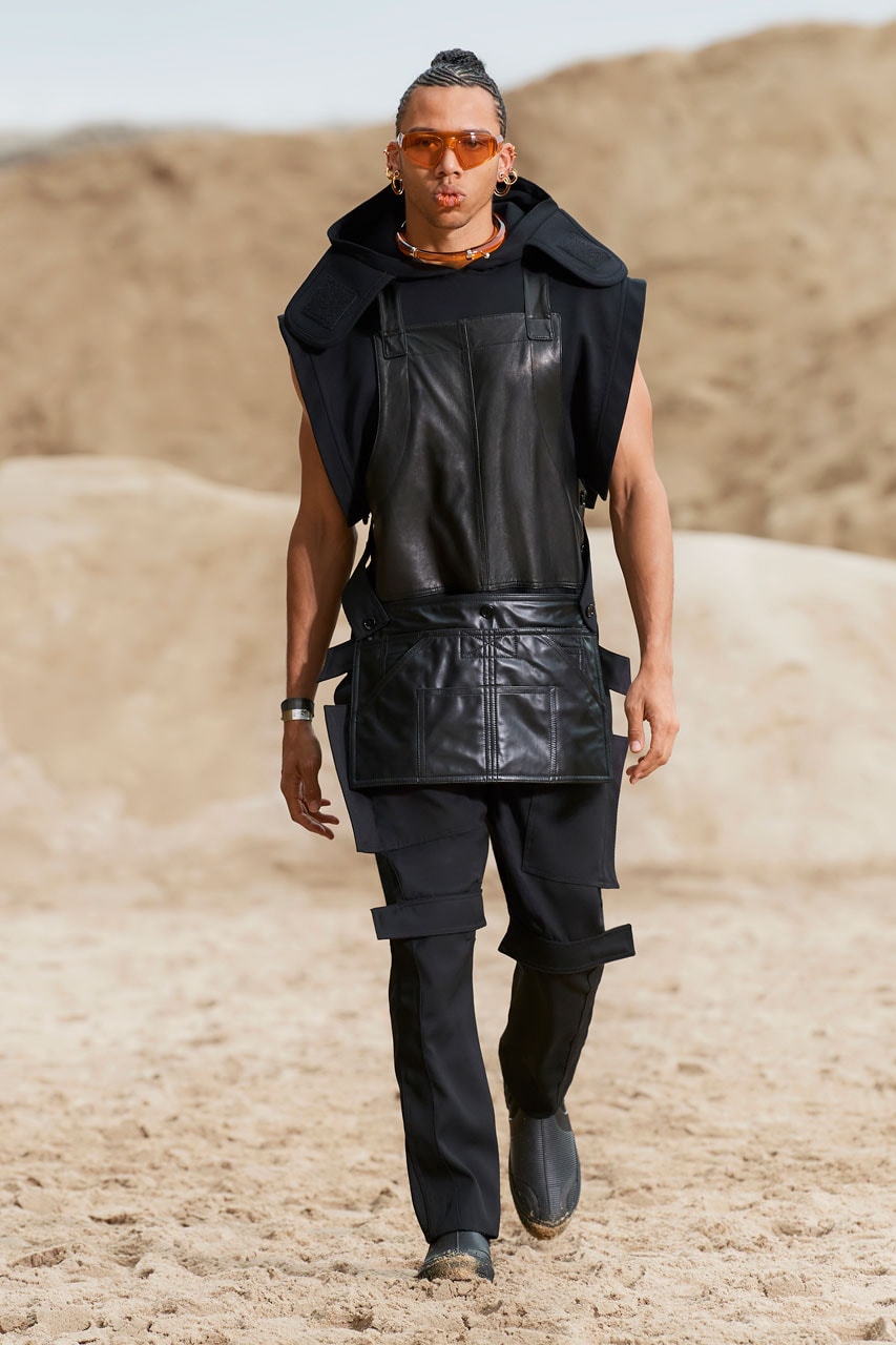 Burberry’s Spring/Summer 2022 Menswear Collection Celebrates Freedom and Fluidity Riccardo Tisci