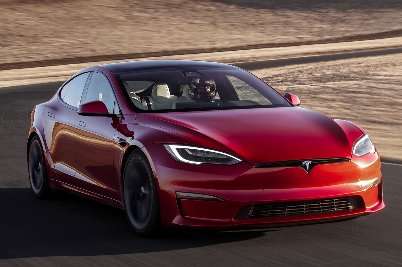 Tesla Finally Begins Deliveries of Its Unbelievably Fast Model S Plaid yoke steering wheel full self-driving capability model s car electric