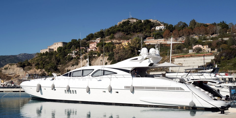 Яхта за 1 доллар. Яхта за 1000000 долларов. Яхта за 1 доллар. Яхта за 1 доллар. Яхта за миллион долларов.