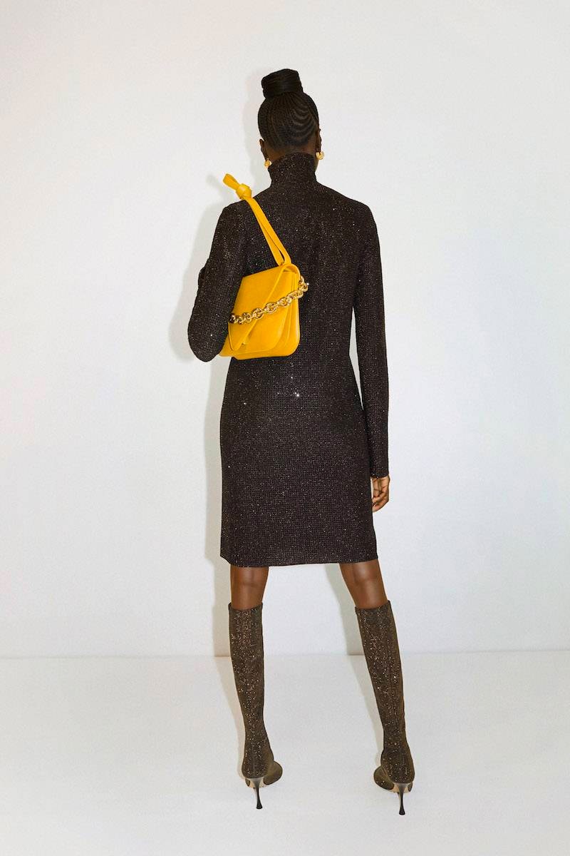 Bottega Veneta Wardrobe 02 Collection Brings Tailoring to New Heights Lookbook Fall Winter 2021 luxury fashion fw21 kering french luxury conglomerate group artemis