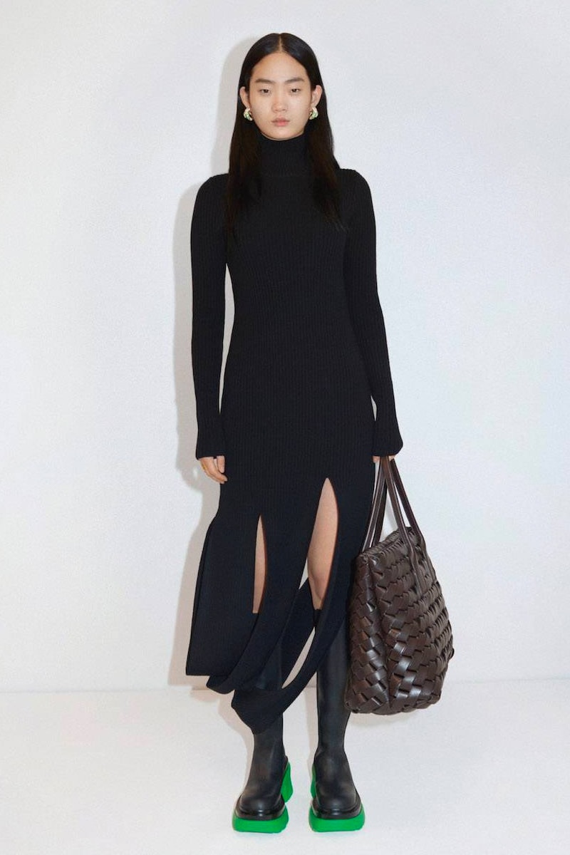 Bottega Veneta Wardrobe 02 Collection Brings Tailoring to New Heights Lookbook Fall Winter 2021 luxury fashion fw21 kering french luxury conglomerate group artemis