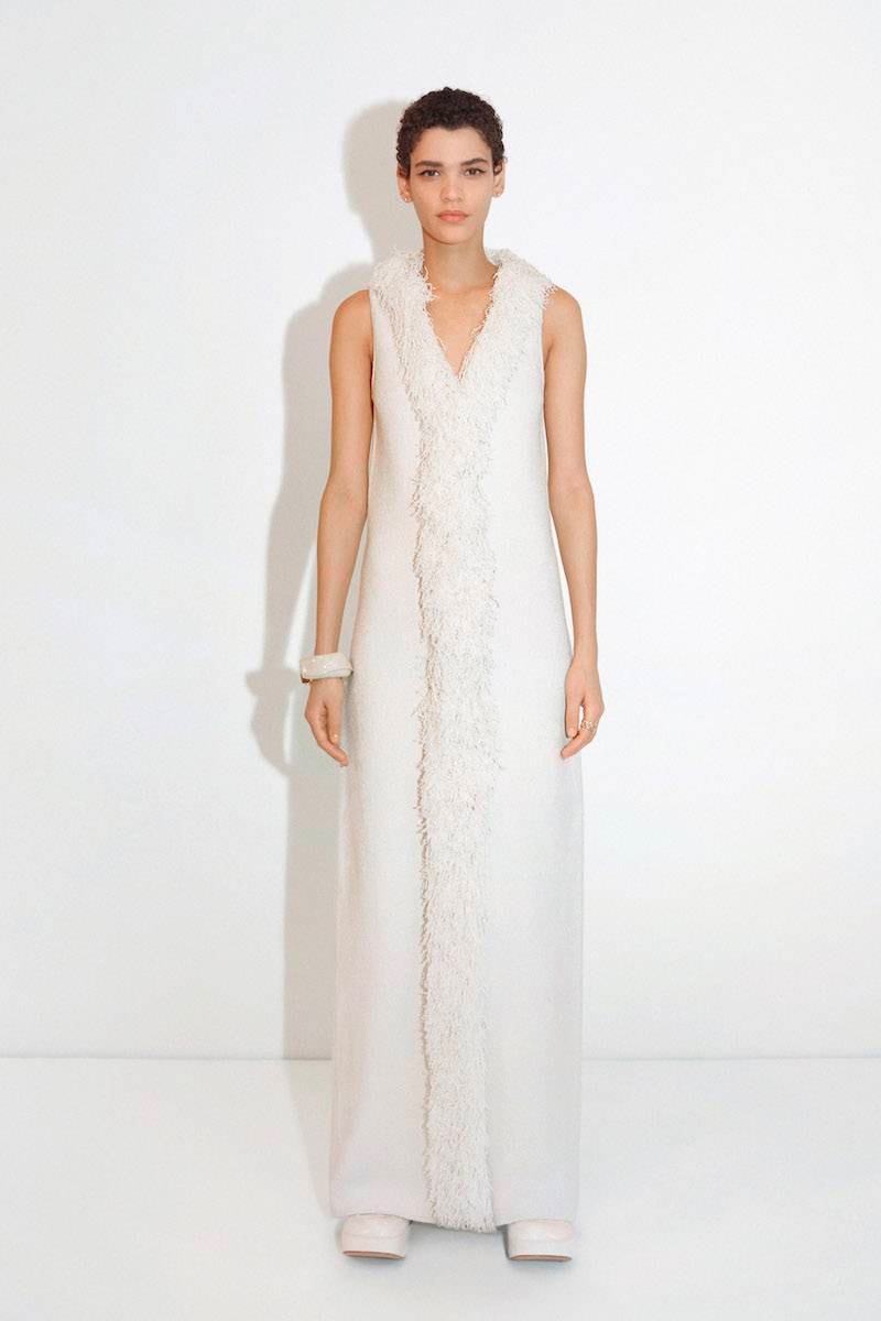 Bottega Veneta Wardrobe 02 Collection Brings Tailoring to New Heights Lookbook Fall Winter 2021 luxury fashion fw21 kering french luxury conglomerate group artemis