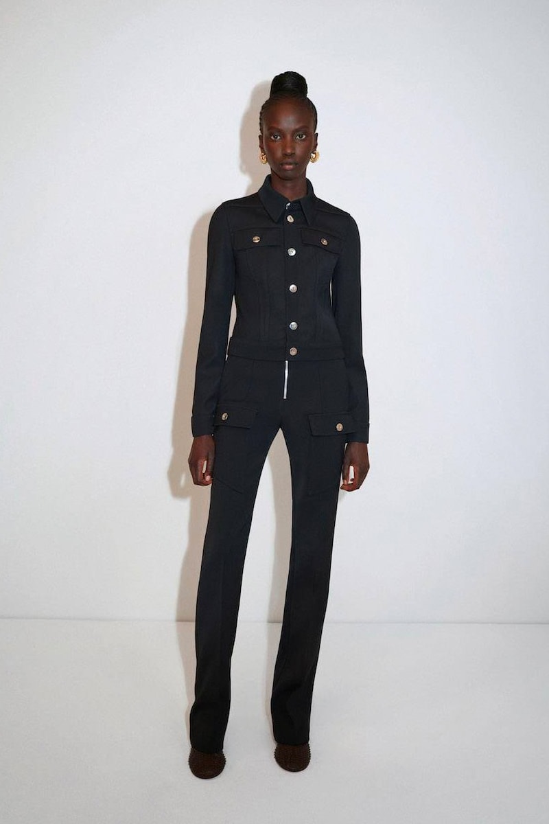 Bottega Veneta Wardrobe 02 Collection Brings Tailoring to New Heights Lookbook Fall Winter 2021 luxury fashion fw21 kering french luxury conglomerate group artemis