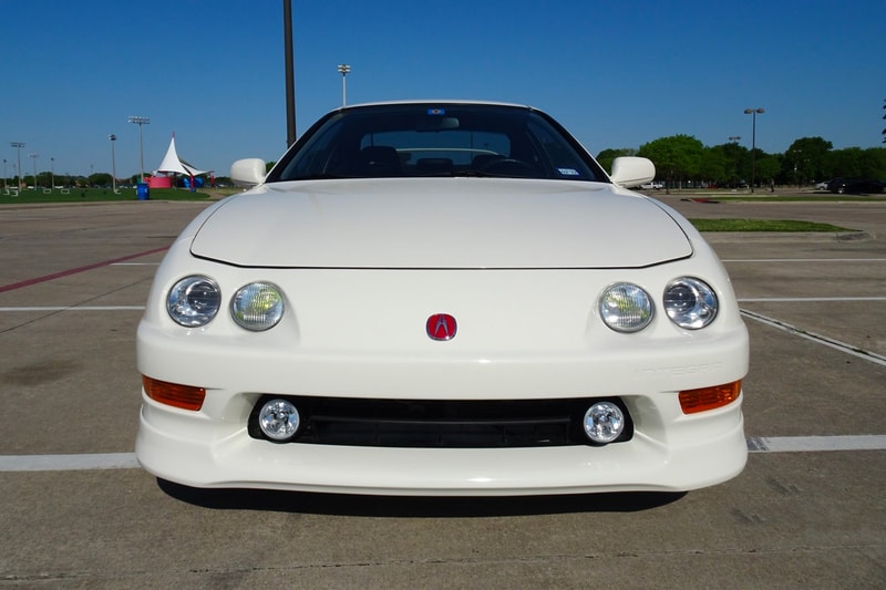 Seller Crashes $51,000 USD Acura Integra Type R Just Before Delivering It to New Owner