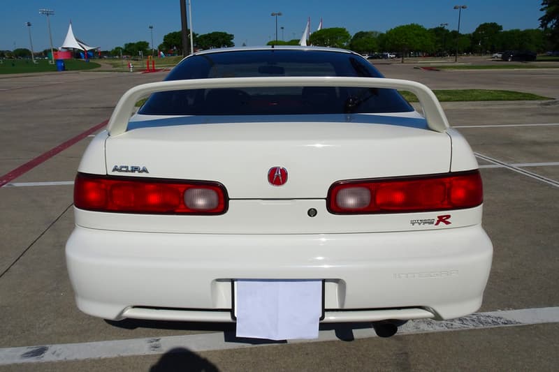 Seller Crashes $51,000 USD Acura Integra Type R Just Before Delivering It to New Owner