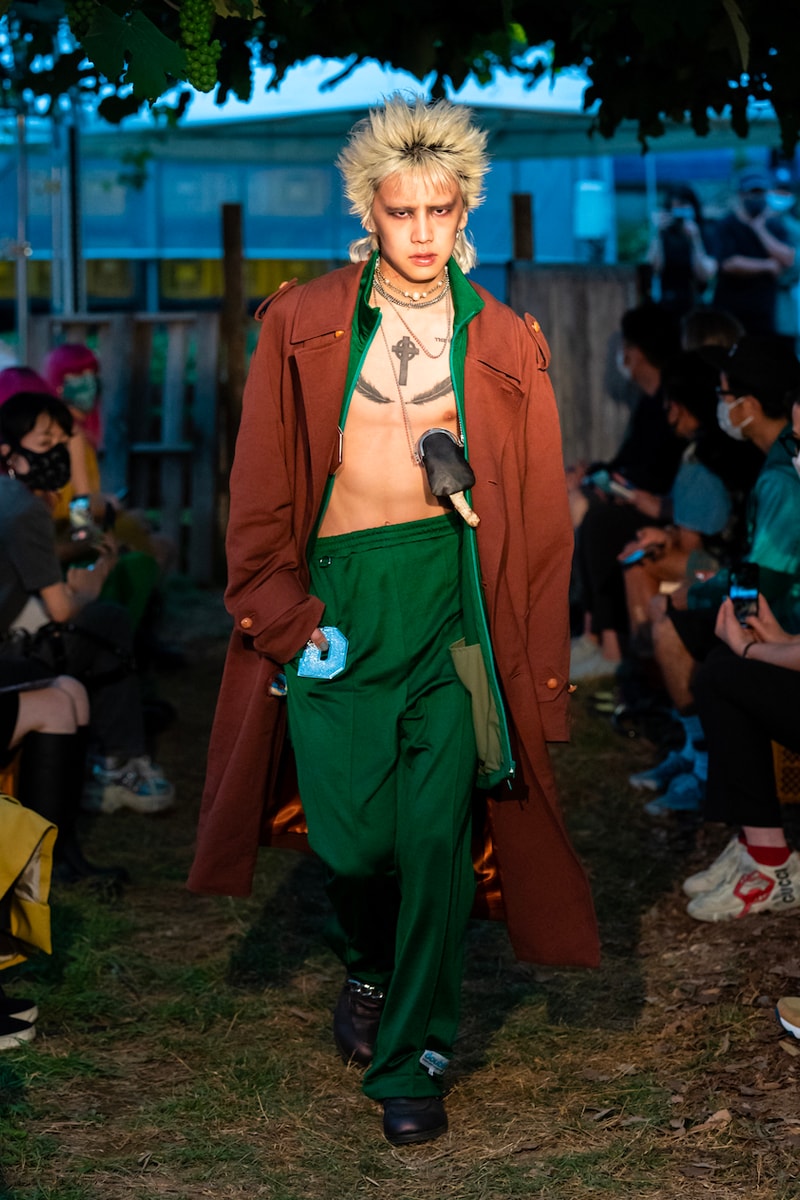 doublet Spring/Summer 2022 Lookbook Japan sustainability fashion plant organic brown black pink yellow dole zespri 