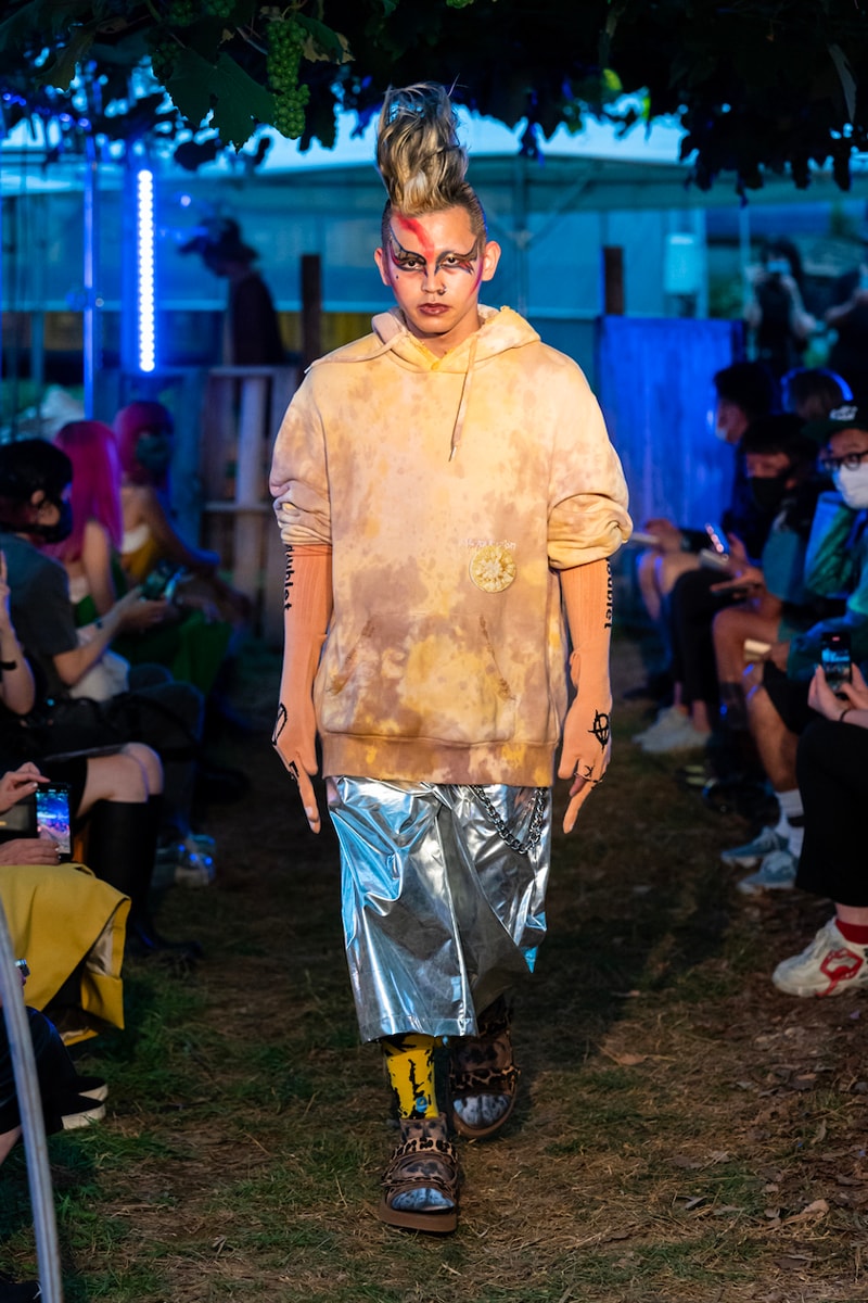 doublet Spring/Summer 2022 Lookbook Japan sustainability fashion plant organic brown black pink yellow dole zespri 