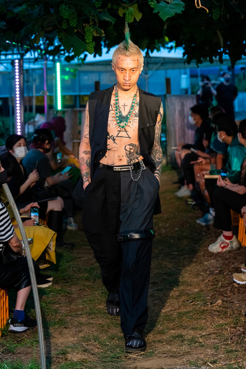 doublet Spring/Summer 2022 Lookbook Japan sustainability fashion plant organic brown black pink yellow dole zespri 
