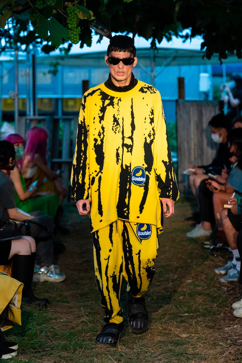 doublet Spring/Summer 2022 Lookbook Japan sustainability fashion plant organic brown black pink yellow dole zespri 
