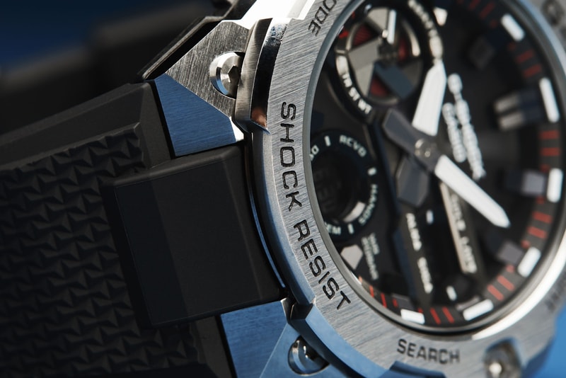 G-STEEL line GST-B400-1A resin silver colored new design new color variation low-energy Bluetooth Time & Place function mineral glass and neobrite thin slim miniature shock resistant and water resistant up to 200 meters stainless steel buttons  solar-charging system Tough Solar