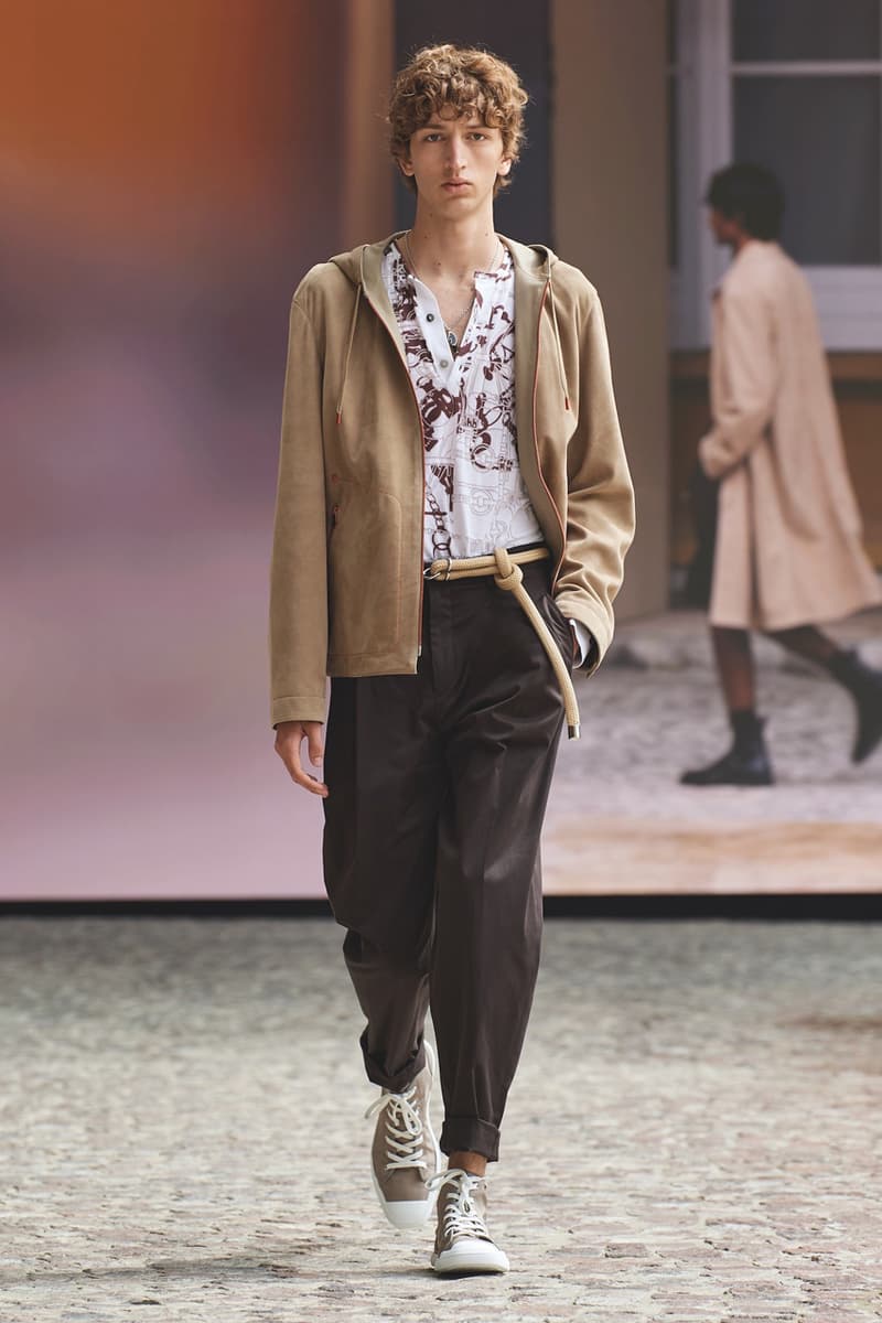 Hermès Spring/Summer 2022 Cyril Teste Véronique Nichanian "Augmented Show" Paris Mens Crocodile Leather Shirts SS22 Luxury Theatrical Drama