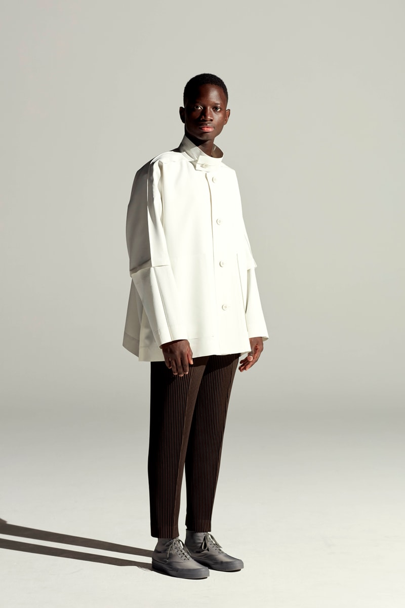 HOMME PLISSÉ ISSEY MIYAKE Spring/Summer 2022 "Human Ensemble" Collection Mens Looks Lookbook SS22 Pleats Ren TAKADA Kazunali Tajima Video 