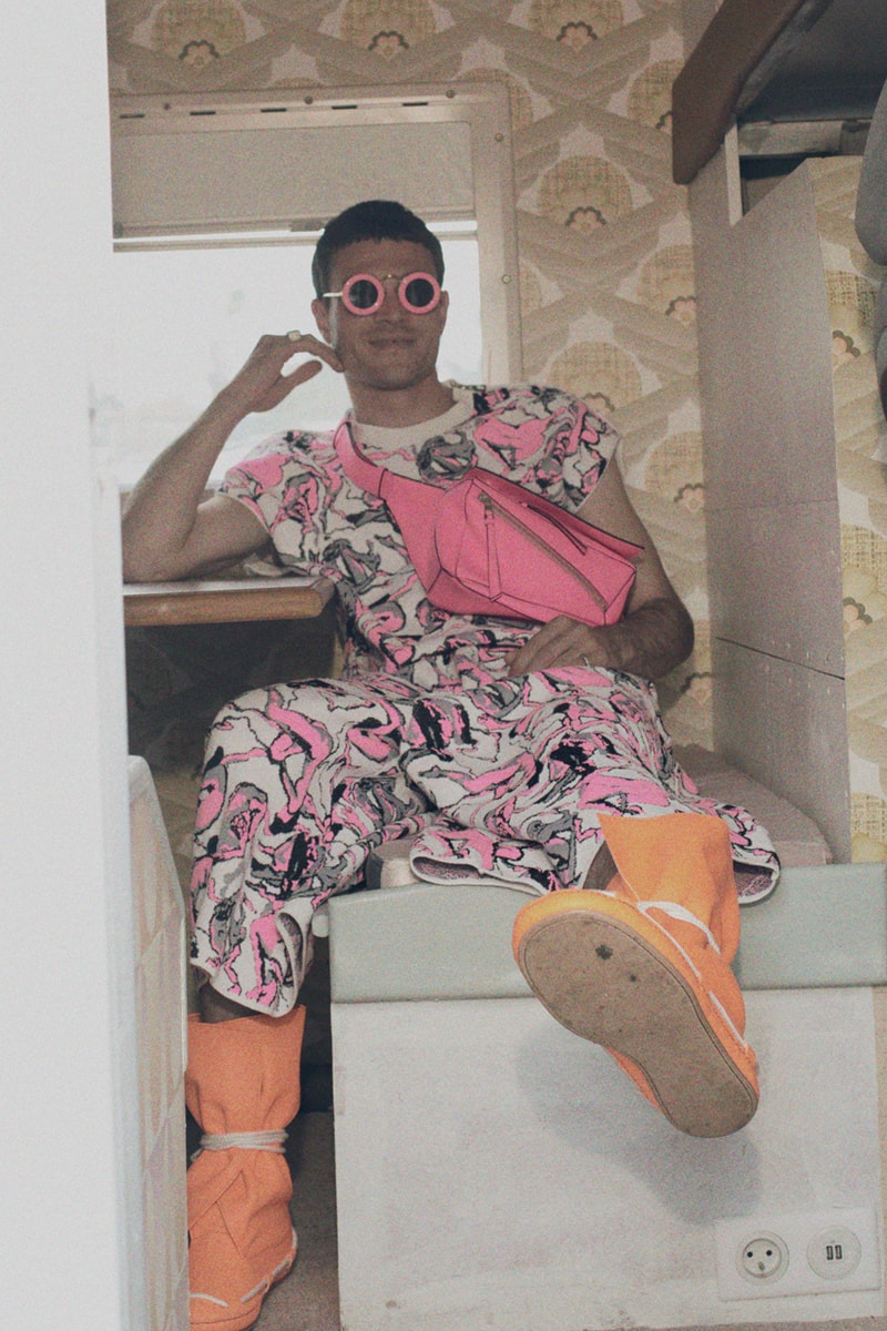 LOEWE Spring/Summer 2022 Collection Runway Presentation Menswear David Sims Jonathan Anderson The Box Gift Paper Photoshoot Florian Krewer