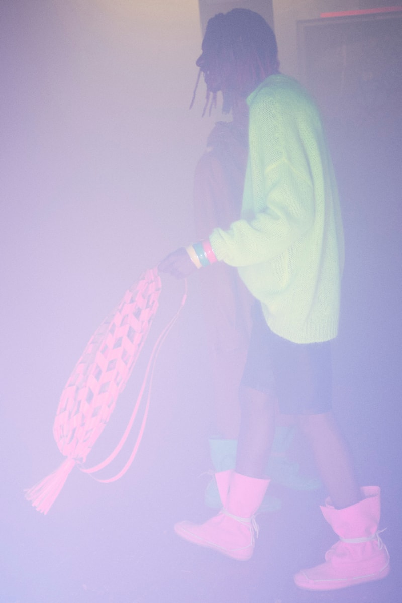 LOEWE Spring/Summer 2022 Collection Runway Presentation Menswear David Sims Jonathan Anderson The Box Gift Paper Photoshoot Florian Krewer
