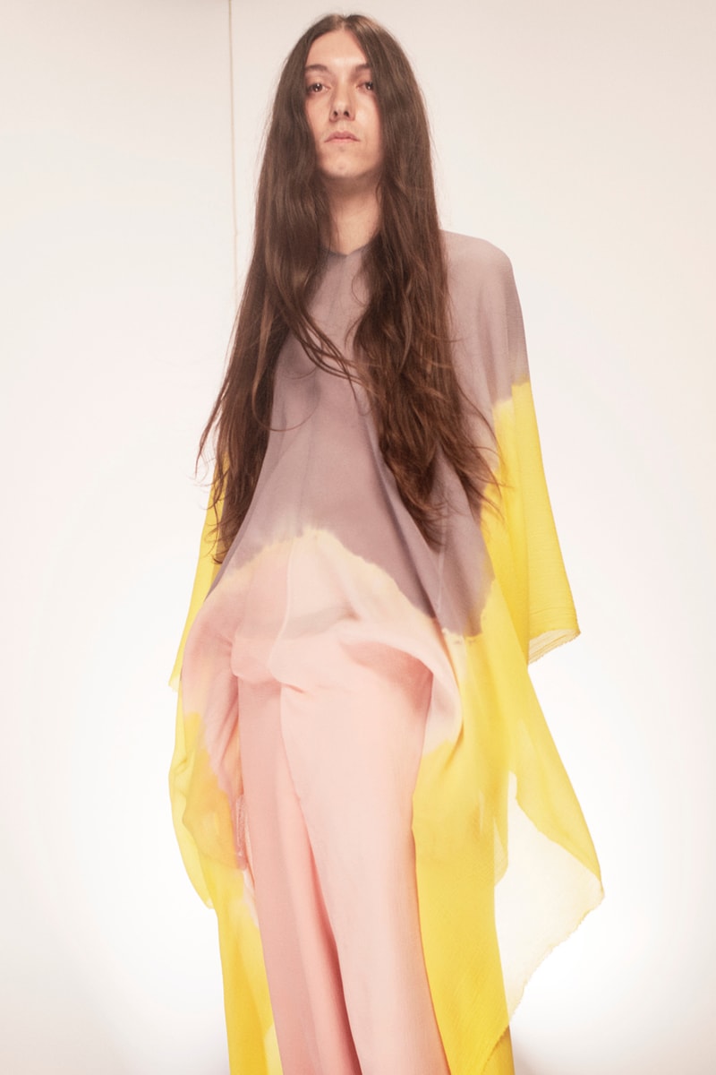 LOEWE Spring/Summer 2022 Collection Runway Presentation Menswear David Sims Jonathan Anderson The Box Gift Paper Photoshoot Florian Krewer