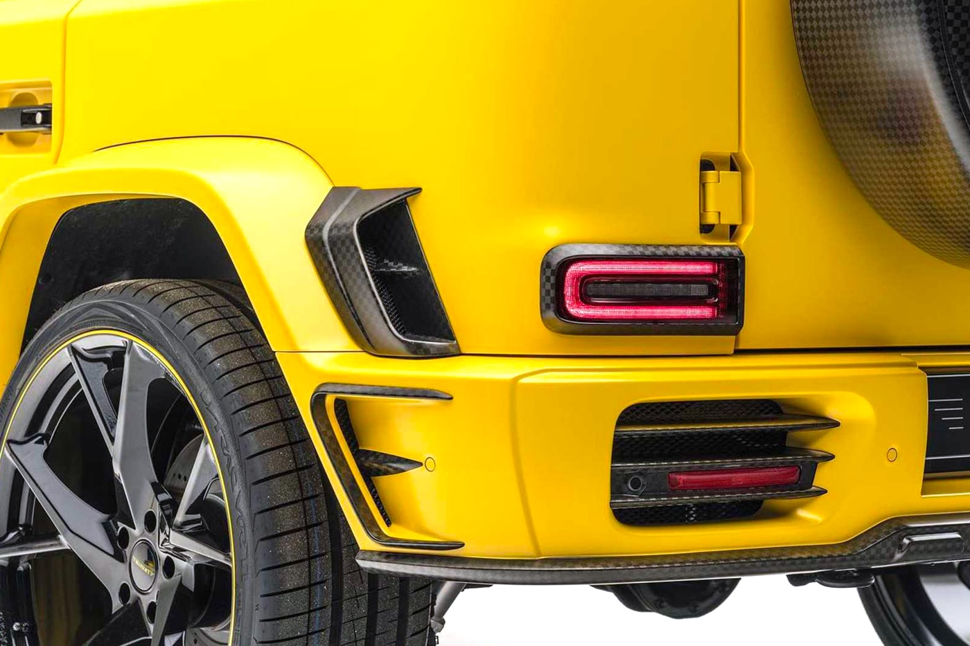 Mansory Gronos Mercedes-AMG G63 Matte Yellow bumblebee tuning premium SUV sports supercars carbon fiber 