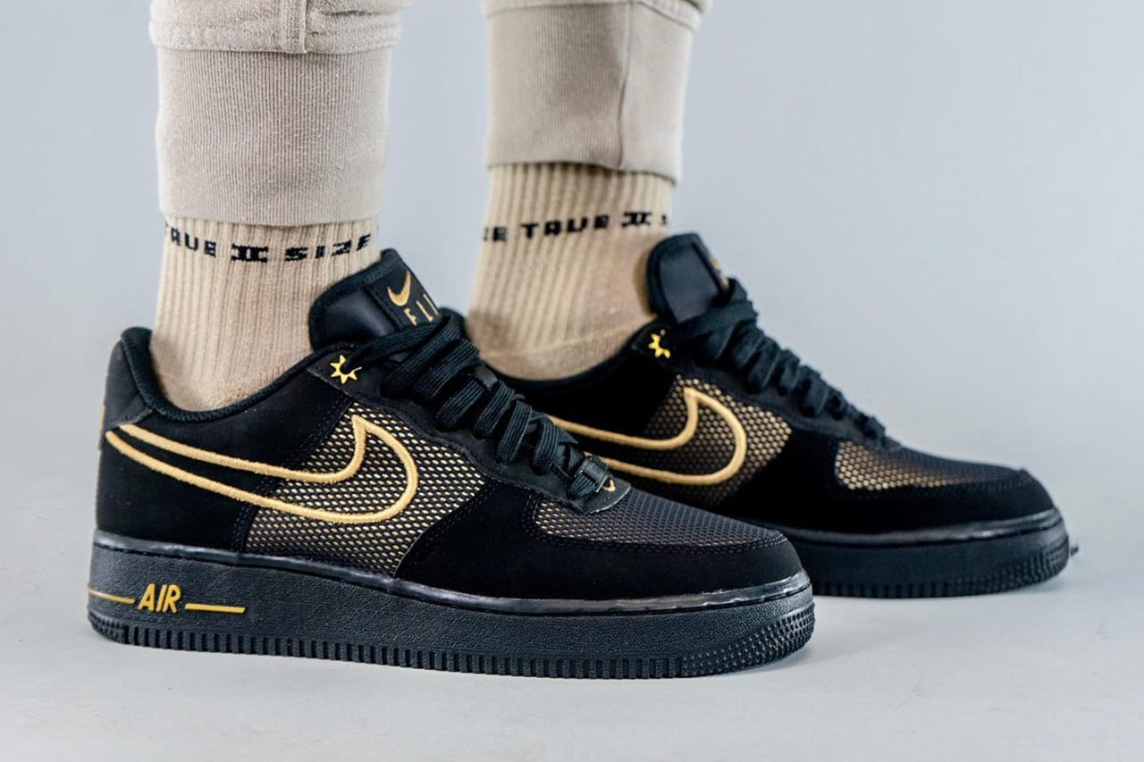 black and gold air force 1