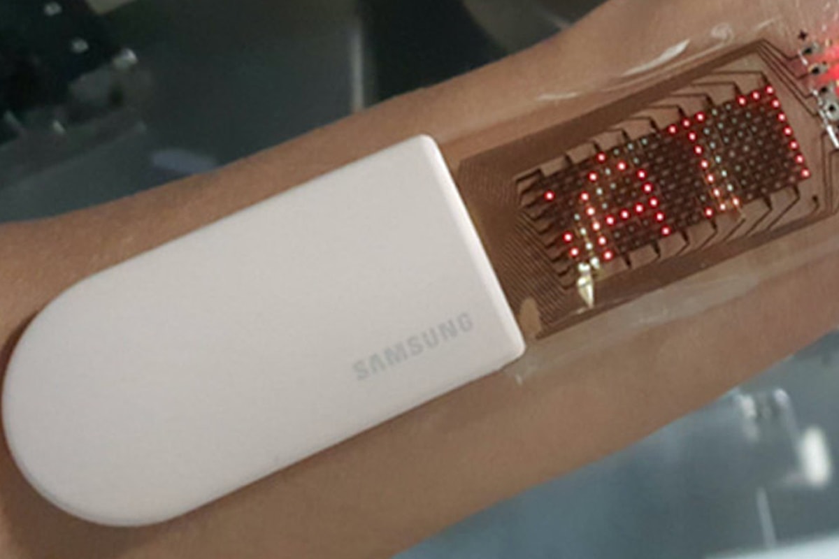samsung advanced institute of technology research and development elastomer polymer oled display screen stretchable electronic wearable medical heartbeat monitor 