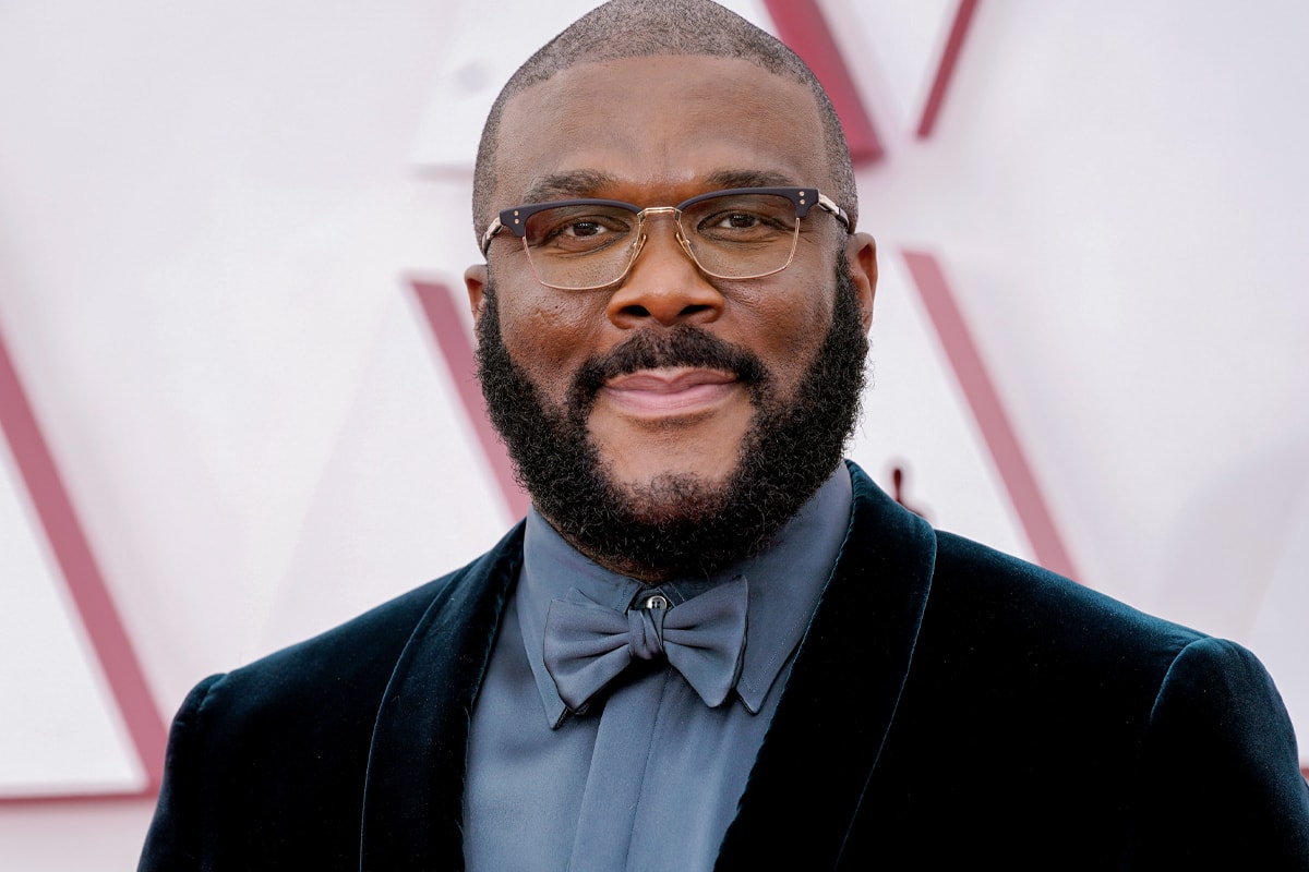 Tyler Perry Plans To Expand Atlanta Production Studio Into a Full-Fledged Entertainment District 37.5 entertainment district fort mcpherson georgia tyler perry studios