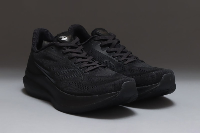 white mountaineering saucony endorphin pro 2 running shoe collaboration all black official release date info photos price store list buying guide